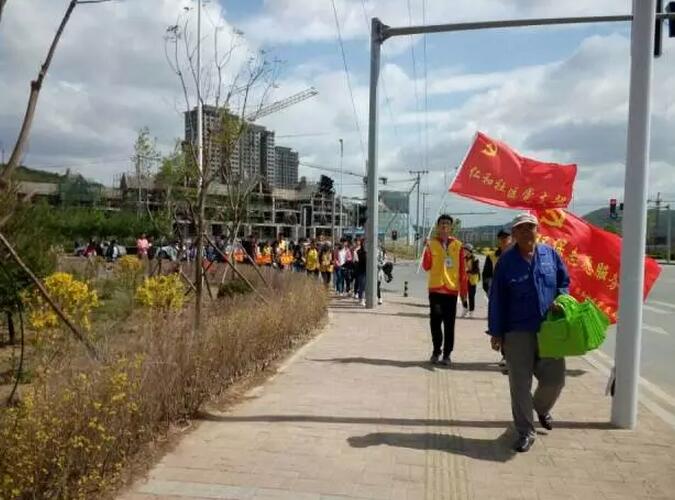 石桥子街道党员争做环保卫士，谁也不落后！